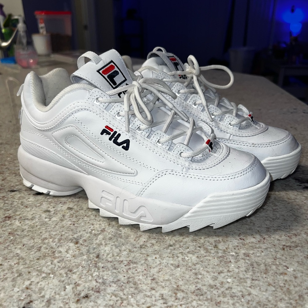 Fila Sneakers size 9.5 women’s size 8 in men’s